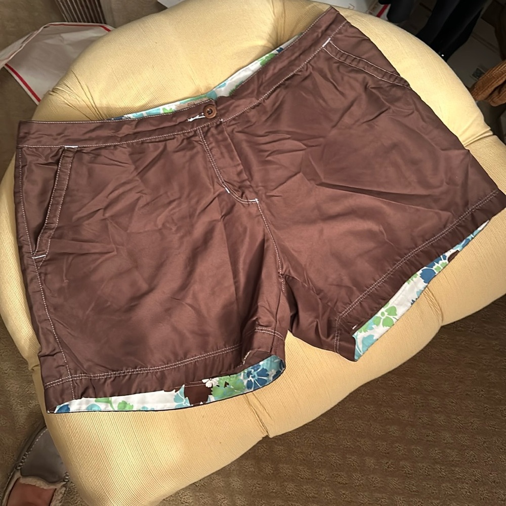 Aventura Clothing. Shorts. Brown with floral trim. Size 14